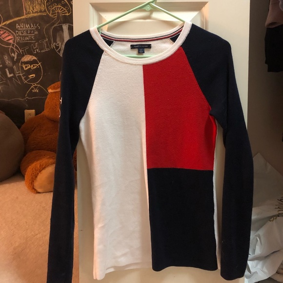 Tommy Hilfiger long sleeve top worn once - Picture 3 of 6